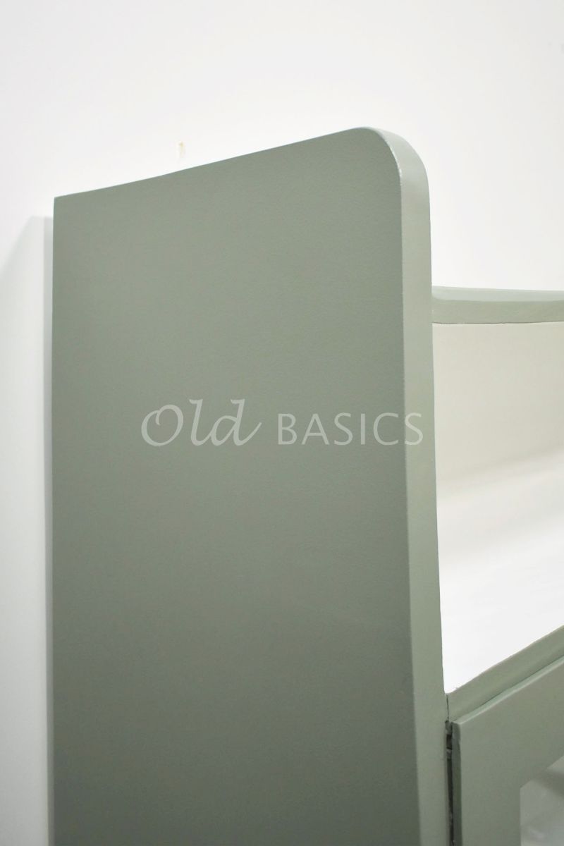 Detail van Vitrinekast, groen, materiaal hout